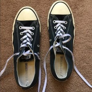 Black low top converse